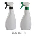 Botella plástica del rociador del disparador del PVC para limpiar (NB455)